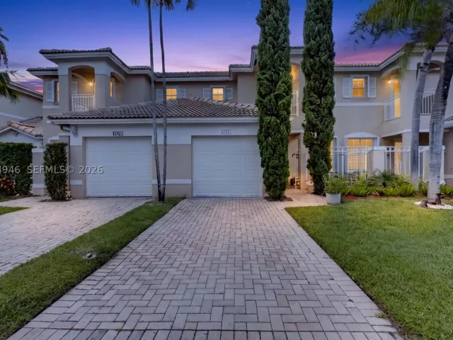 Продажа дома по адресу 17071 NW 22nd St - фото 8896822