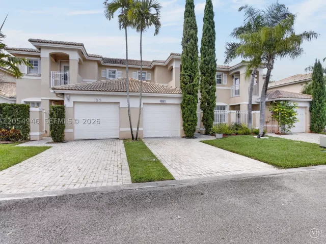 Продажа дома по адресу 17071 NW 22nd St - фото 8896825