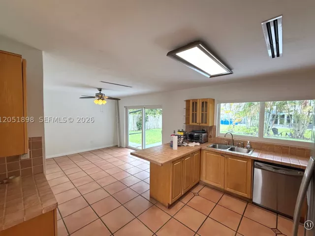 Продажа дома по адресу 10601 SW 96th St - фото 8925243
