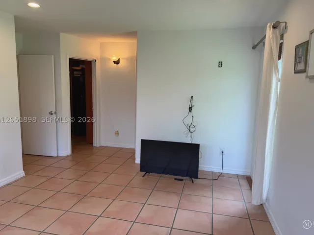 Продажа дома по адресу 10601 SW 96th St - фото 8925228