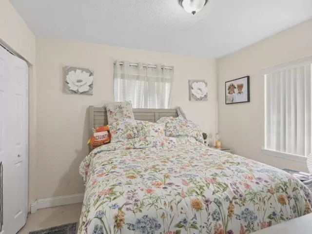 Продажа дома по адресу 1313 NW 13TH Court - фото 8896954