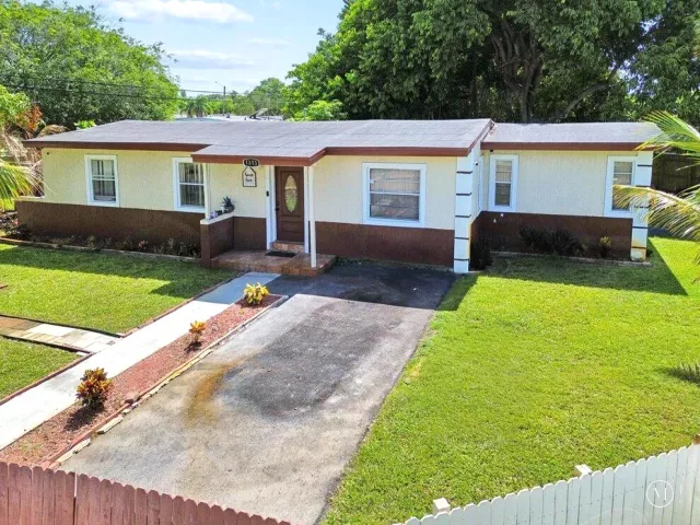 Продажа дома по адресу 1313 NW 13TH Court - фото 8896943