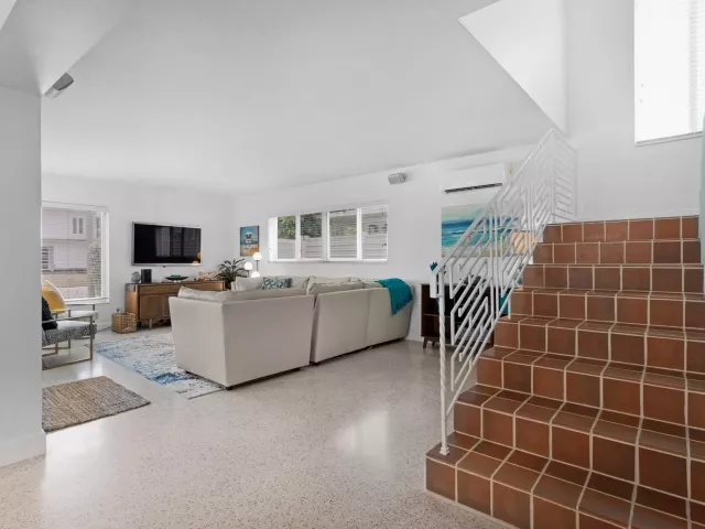 Продажа дома по адресу 3321 NE 16th Court - фото 8896752