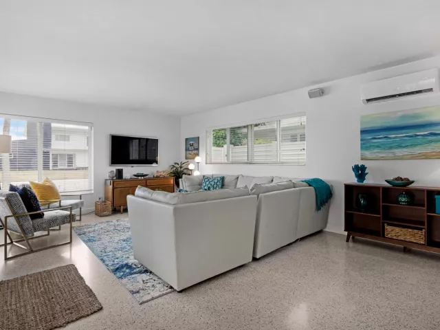 Продажа дома по адресу 3321 NE 16th Court - фото 8896753