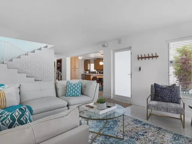 Продажа дома по адресу 3321 NE 16th Court - фото 8896755