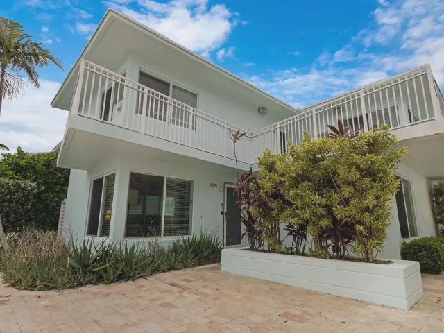 Продажа дома по адресу 3321 NE 16th Court - фото 8896746