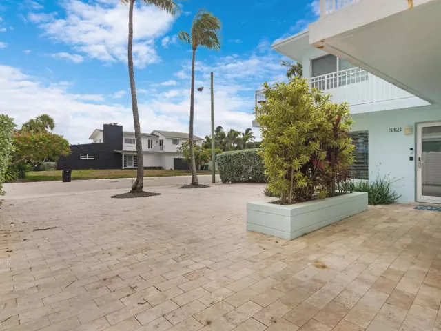 Продажа дома по адресу 3321 NE 16th Court - фото 8896748