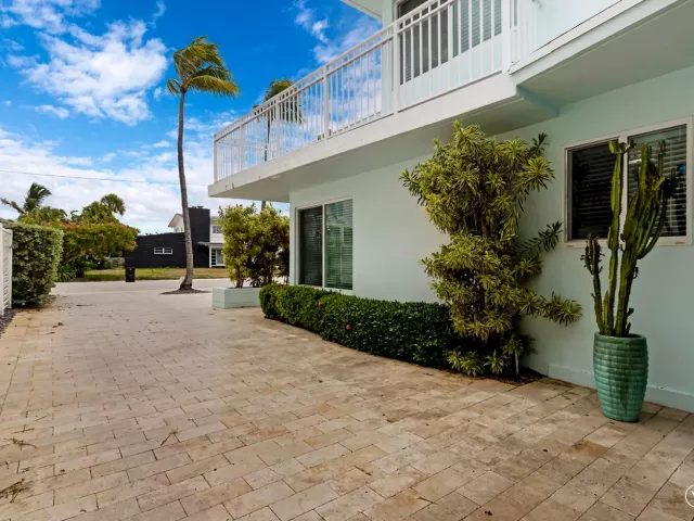 Продажа дома по адресу 3321 NE 16th Court - фото 8896749