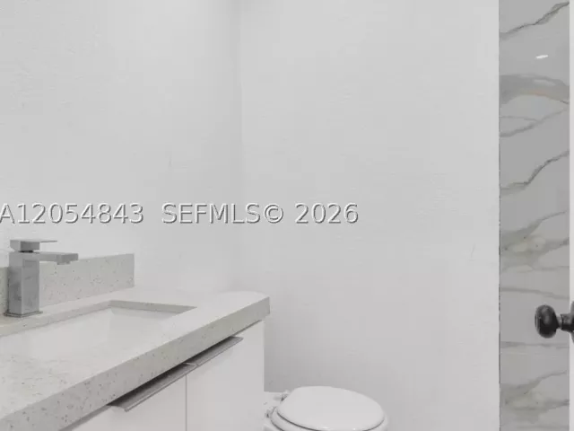 Продажа дома по адресу 2121 NW 86th Ter - фото 8947552
