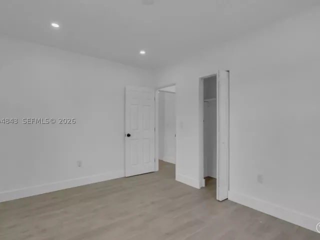 Продажа дома по адресу 2121 NW 86th Ter - фото 8947556