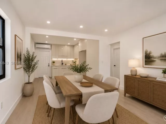Продажа дома по адресу 2121 NW 86th Ter - фото 8947540