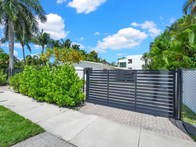 Продажа дома по адресу 1321 CORDOVA Road - фото 8898268