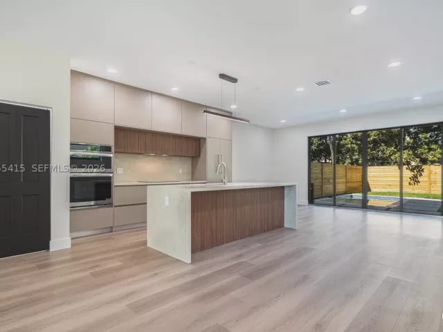 Продажа дома по адресу 283 NW 52nd St - фото 8897281