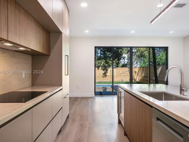 Продажа дома по адресу 283 NW 52nd St - фото 8897288