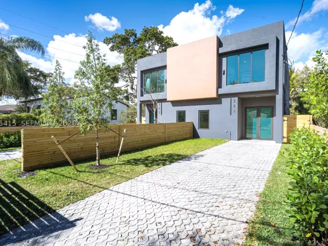 Продажа дома по адресу 283 NW 52nd St - фото 8897271