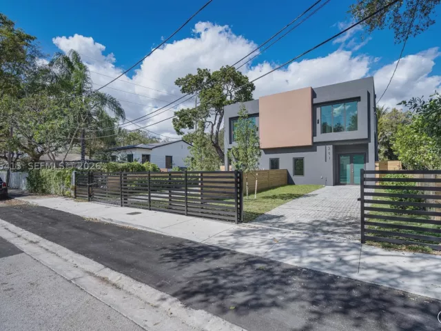 Продажа дома по адресу 283 NW 52nd St - фото 8897273