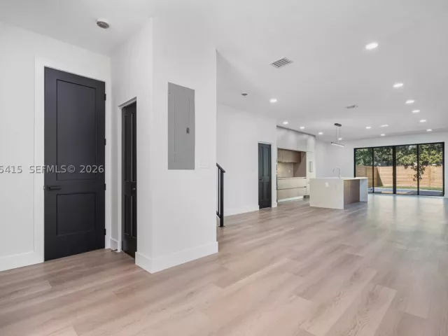 Продажа дома по адресу 283 NW 52nd St - фото 8897275