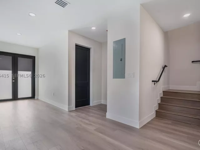Продажа дома по адресу 283 NW 52nd St - фото 8897277