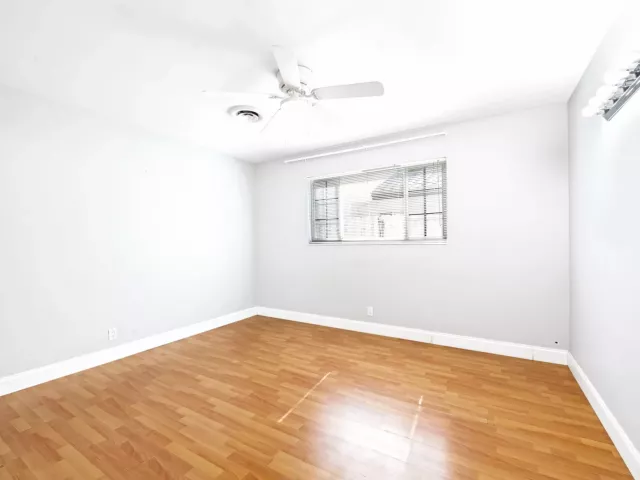 Продажа дома по адресу 2011 NE 55TH Street - фото 8900068