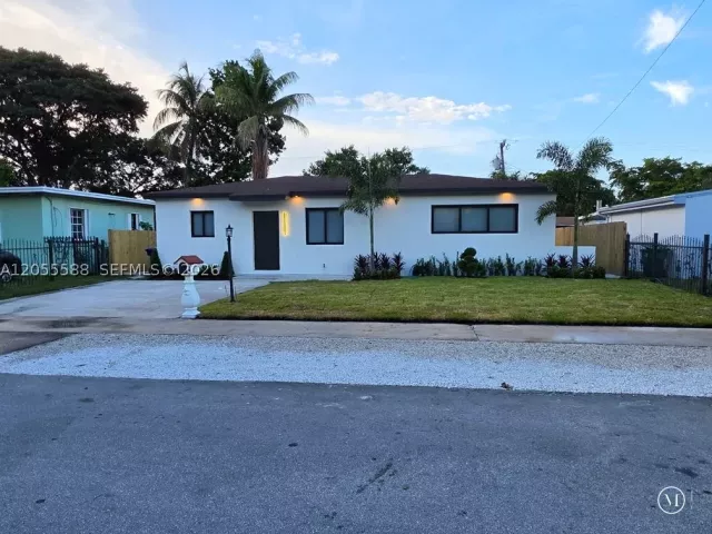 Продажа дома по адресу 775 NW 83 Street - фото 8925103