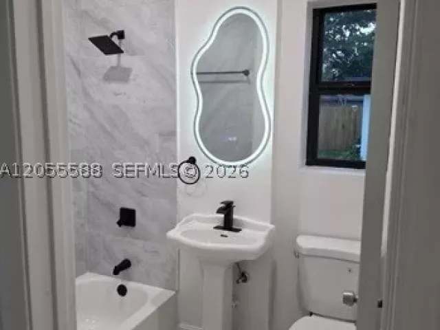 Продажа дома по адресу 775 NW 83 Street - фото 8925108