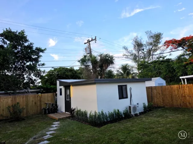 Продажа дома по адресу 775 NW 83 Street - фото 8925110