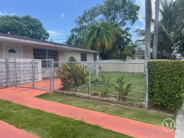 Продажа дома по адресу 17861 SW 112th Pl - фото 8897773