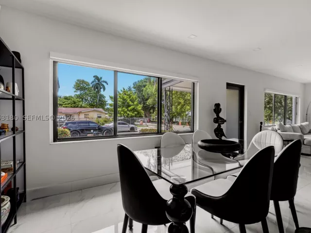Продажа дома по адресу 106 NW 84th St - фото 9300570