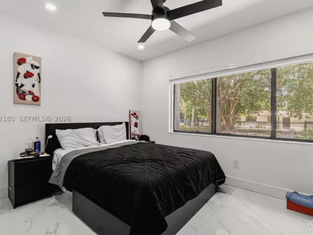 Продажа дома по адресу 106 NW 84th St - фото 9300574