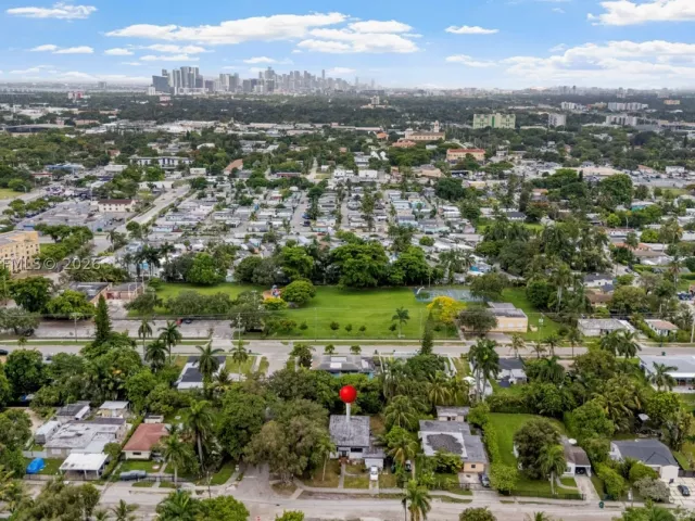 Продажа дома по адресу 106 NW 84th St - фото 9300582