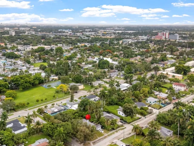 Продажа дома по адресу 106 NW 84th St - фото 9300583
