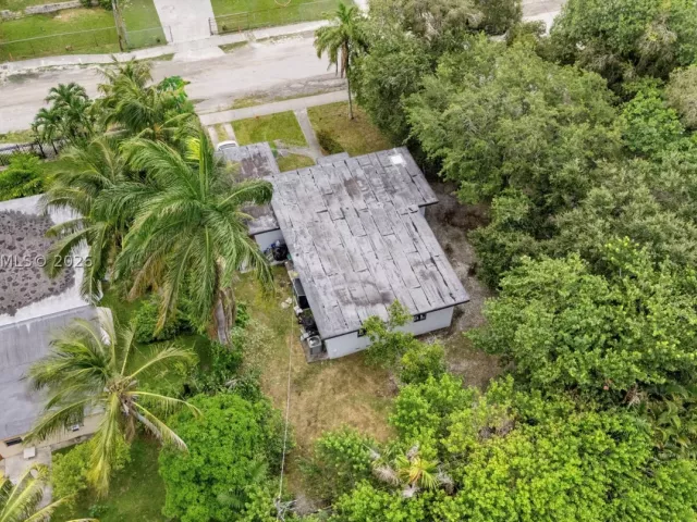 Продажа дома по адресу 106 NW 84th St - фото 9300563
