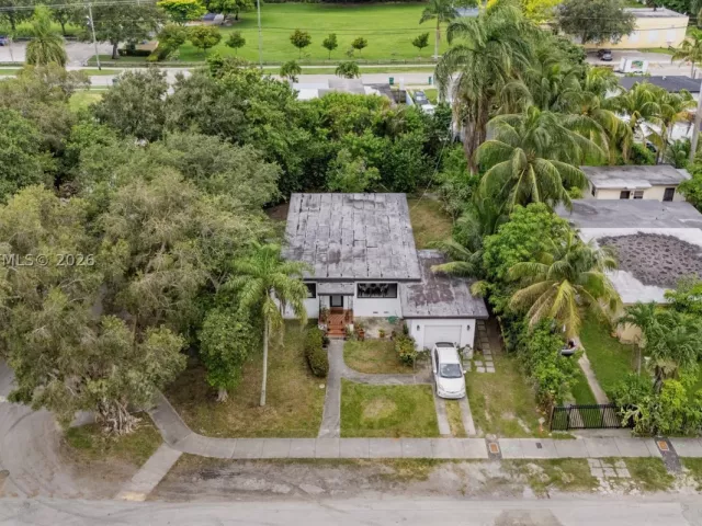 Продажа дома по адресу 106 NW 84th St - фото 9300564