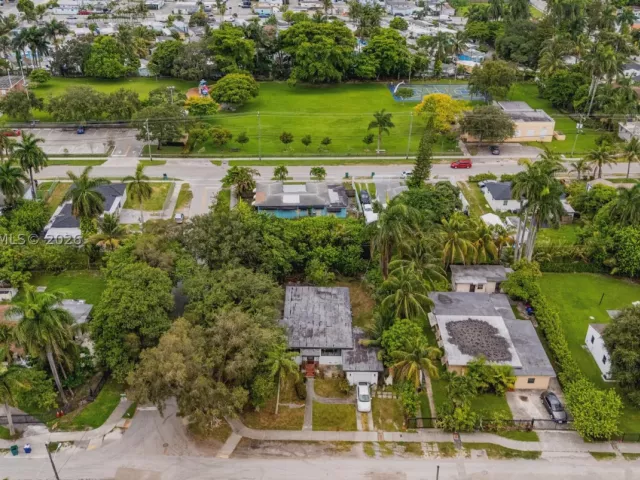 Продажа дома по адресу 106 NW 84th St - фото 9300565