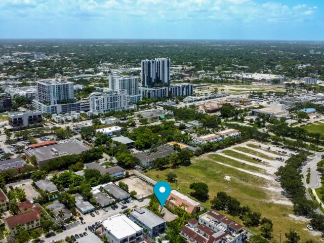 Продажа дома по адресу 640 NE 8TH Avenue - фото 8922825