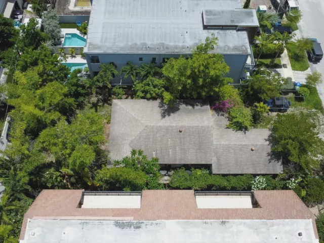Продажа дома по адресу 640 NE 8TH Avenue - фото 8922811