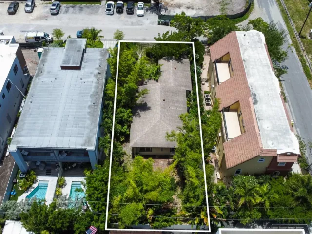 Продажа дома по адресу 640 NE 8TH Avenue - фото 8922812