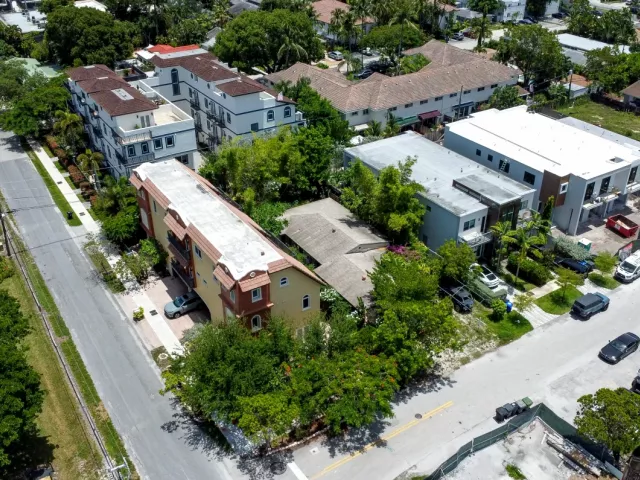 Продажа дома по адресу 640 NE 8TH Avenue - фото 8922814