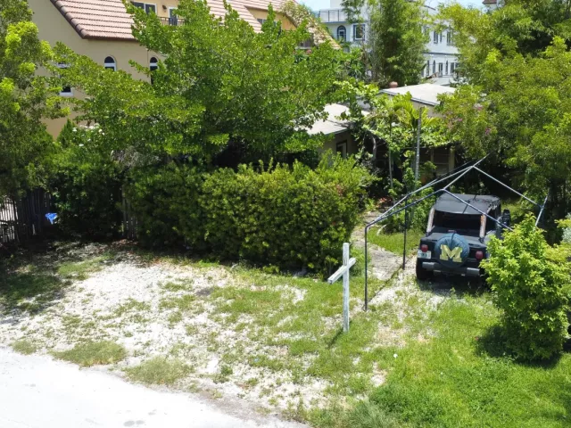 Продажа дома по адресу 640 NE 8TH Avenue - фото 8922815