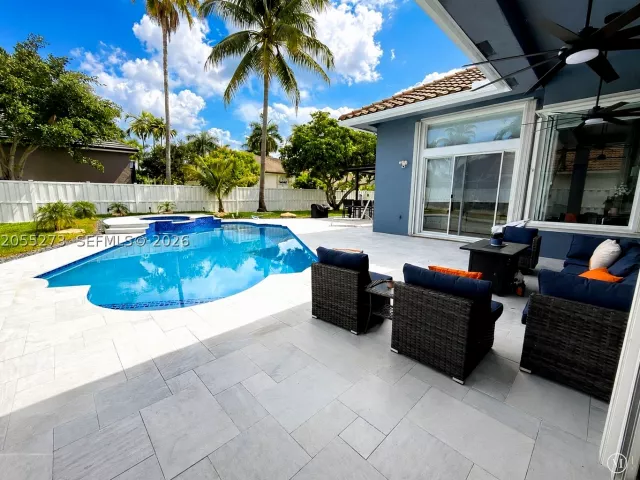 Продажа дома по адресу 13755 NW 18th Ct - фото 8901058