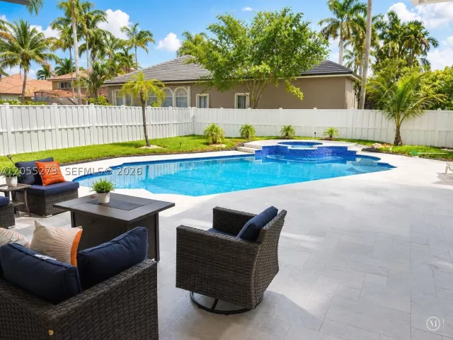 Продажа дома по адресу 13755 NW 18th Ct - фото 8901059