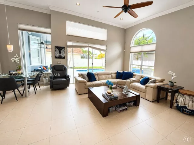 Продажа дома по адресу 13755 NW 18th Ct - фото 8901043