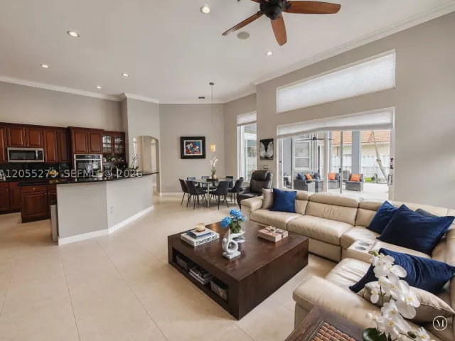 Продажа дома по адресу 13755 NW 18th Ct - фото 8901046