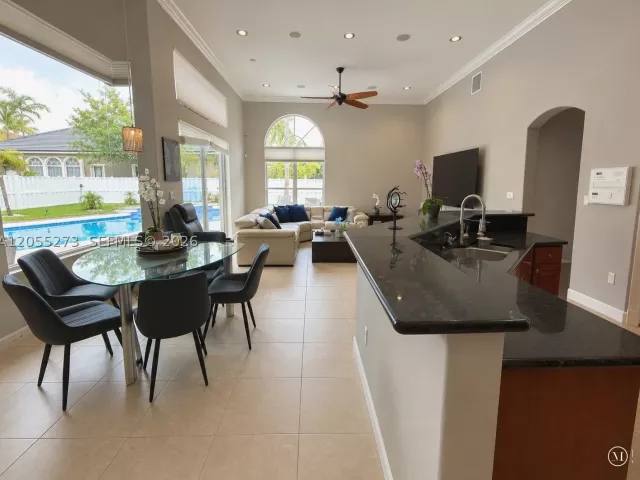 Продажа дома по адресу 13755 NW 18th Ct - фото 8901048