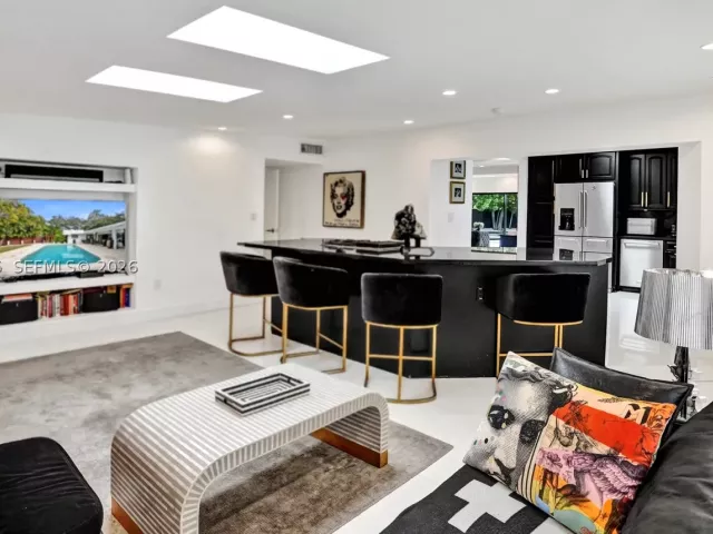 Продажа дома по адресу 19130 NE 21st Ave - фото 8898237