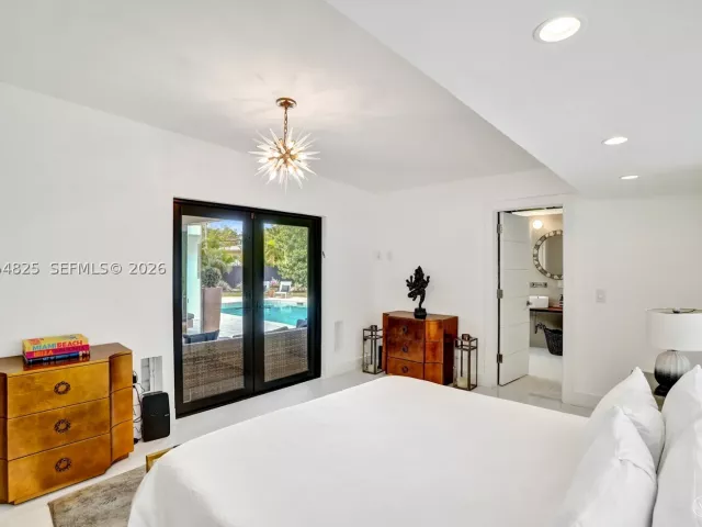 Продажа дома по адресу 19130 NE 21st Ave - фото 8898241