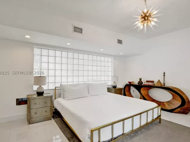 Продажа дома по адресу 19130 NE 21st Ave - фото 8898243