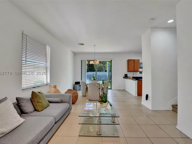 Продажа дома по адресу 650 NE 191st Ter - фото 8898184