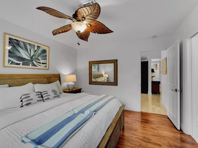 Продажа дома по адресу 1080 SE 9TH Avenue - фото 9268671