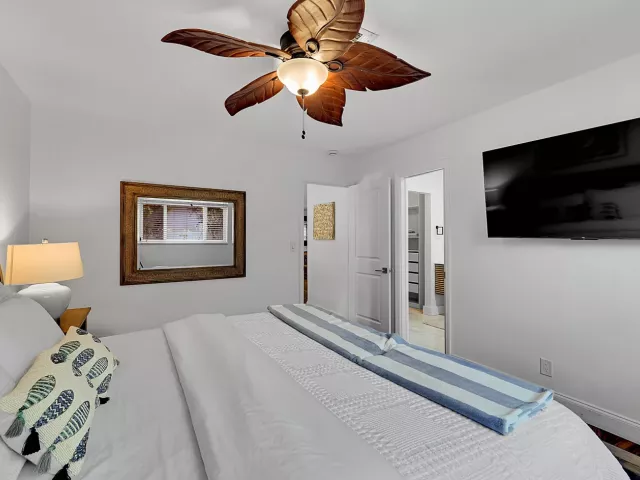 Продажа дома по адресу 1080 SE 9TH Avenue - фото 9268672